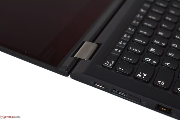 Lenovo ThinkPad Yoga X390 Core i5 8th Gen 16GB RAM 256GB SSD 13.3″ Display